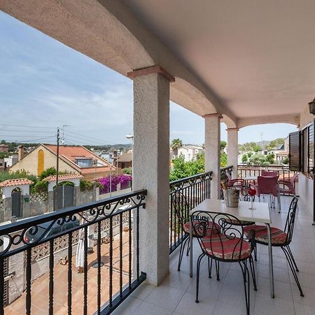 Villa Lilia Vilanova i la Geltrú Exteriör bild