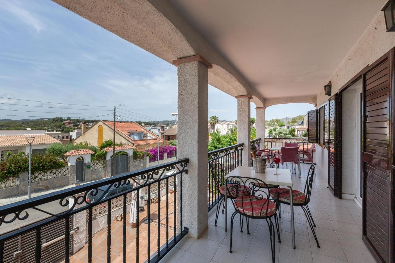 Villa Lilia Vilanova i la Geltrú Exteriör bild