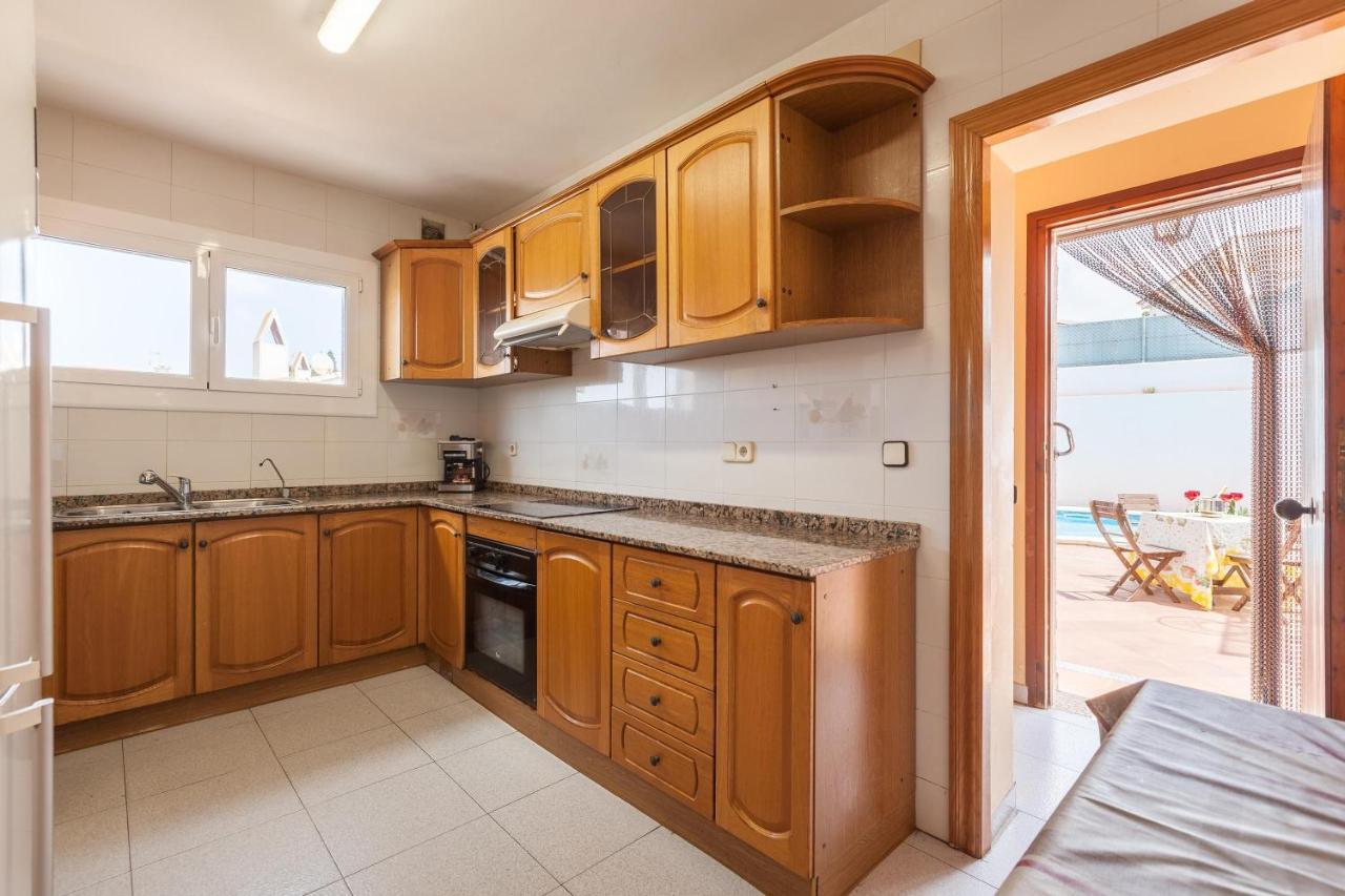 Villa Lilia Vilanova i la Geltrú Exteriör bild