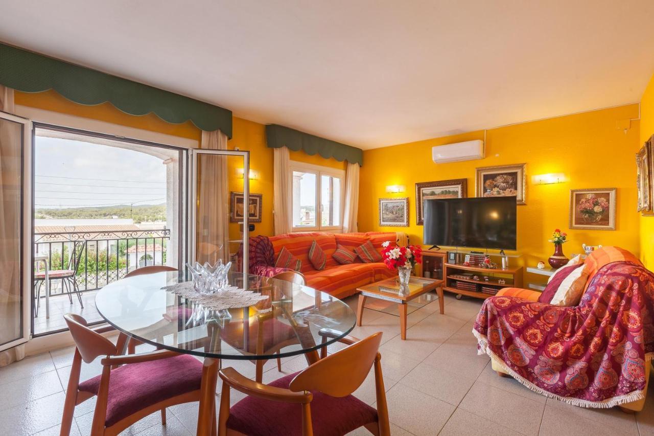 Villa Lilia Vilanova i la Geltrú Exteriör bild