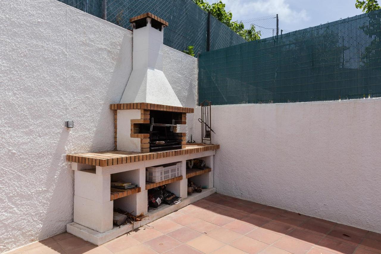 Villa Lilia Vilanova i la Geltrú Exteriör bild